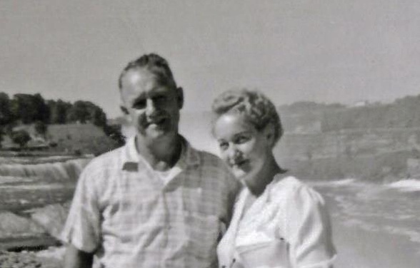 Albert Bader & Isabel Bader at Niagara Falls 1959 closeup